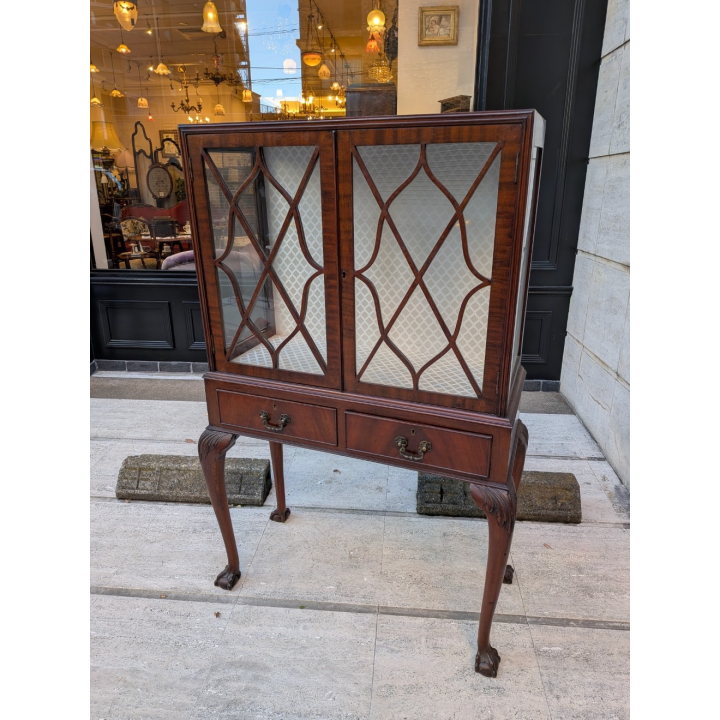  グラスキャビネット