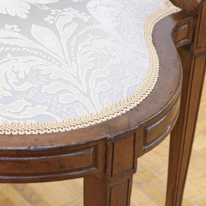 コーナーチェアー　