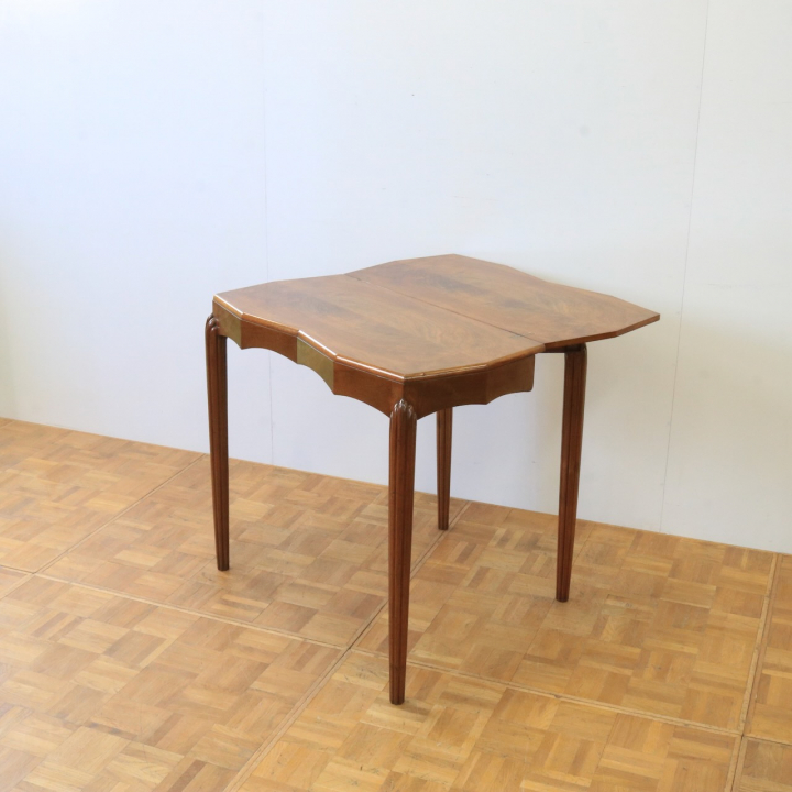 カードテーブル