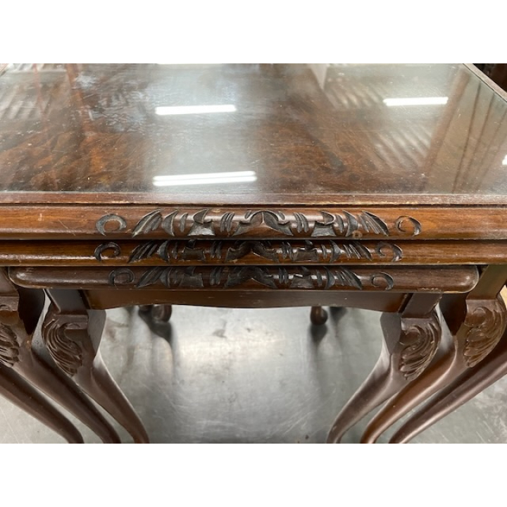 ネストテーブル