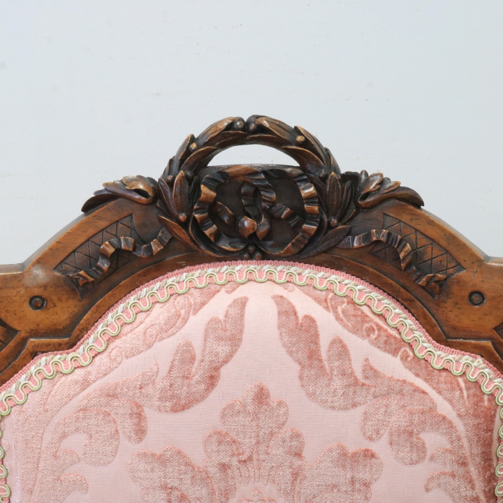 フレンチチェアー