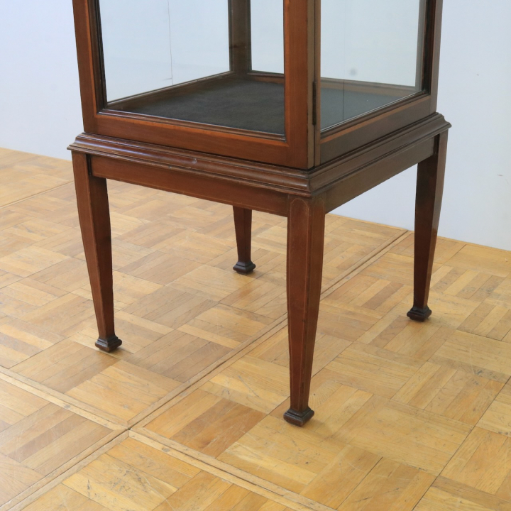 ショップキャビネット