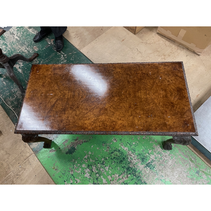 コーヒーテーブル