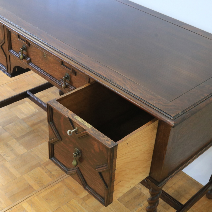 ライティングデスク