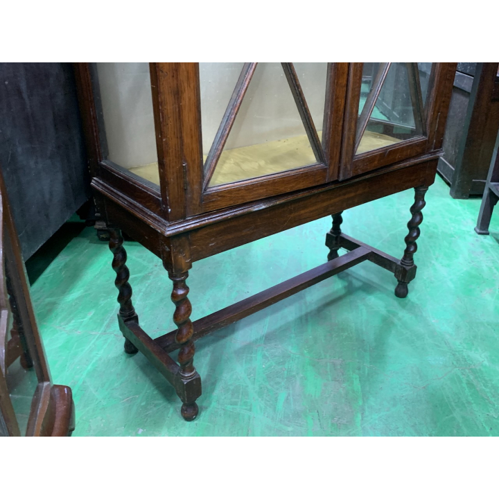  グラスキャビネット