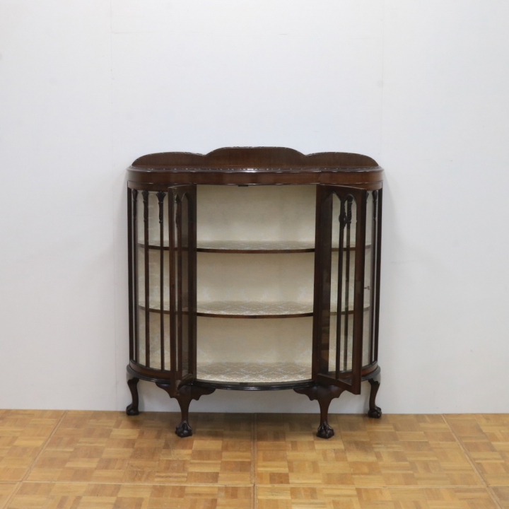 グラスキャビネット