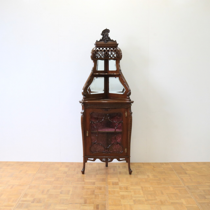 コーナーキャビネット