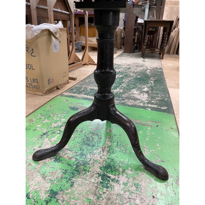 ティルトトップテーブル