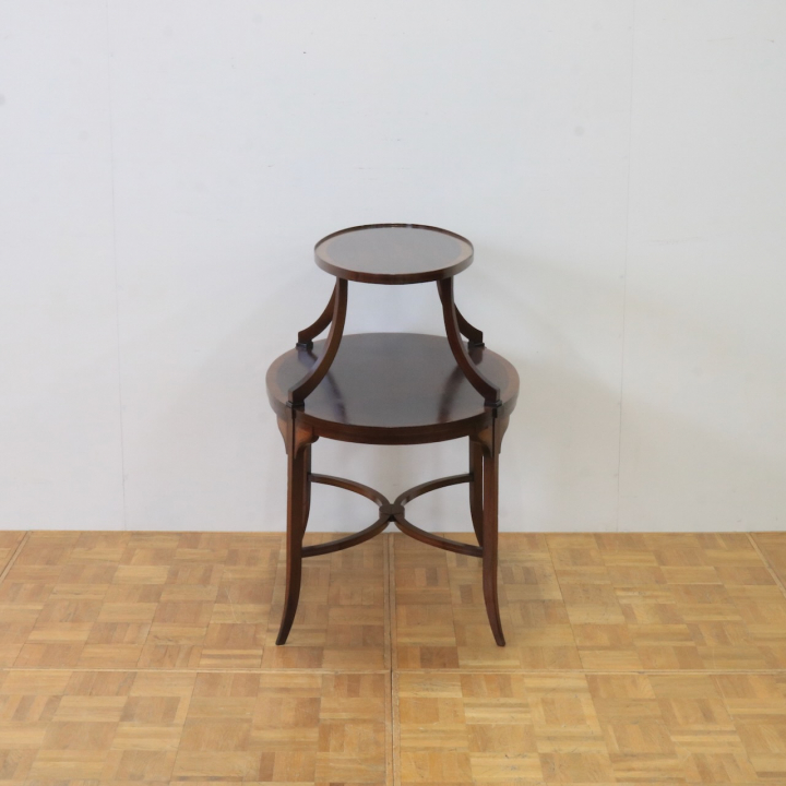 ダムウェイターテーブル