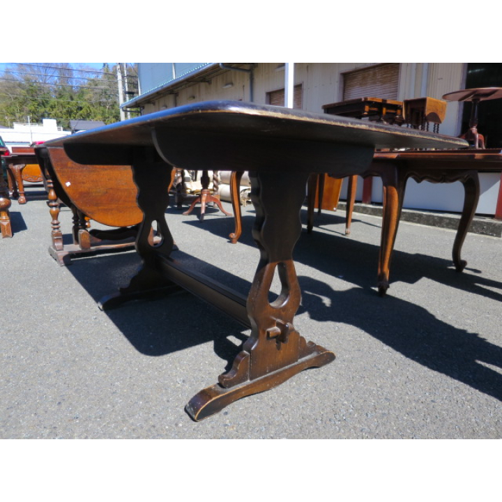  リフェクトリーテーブル